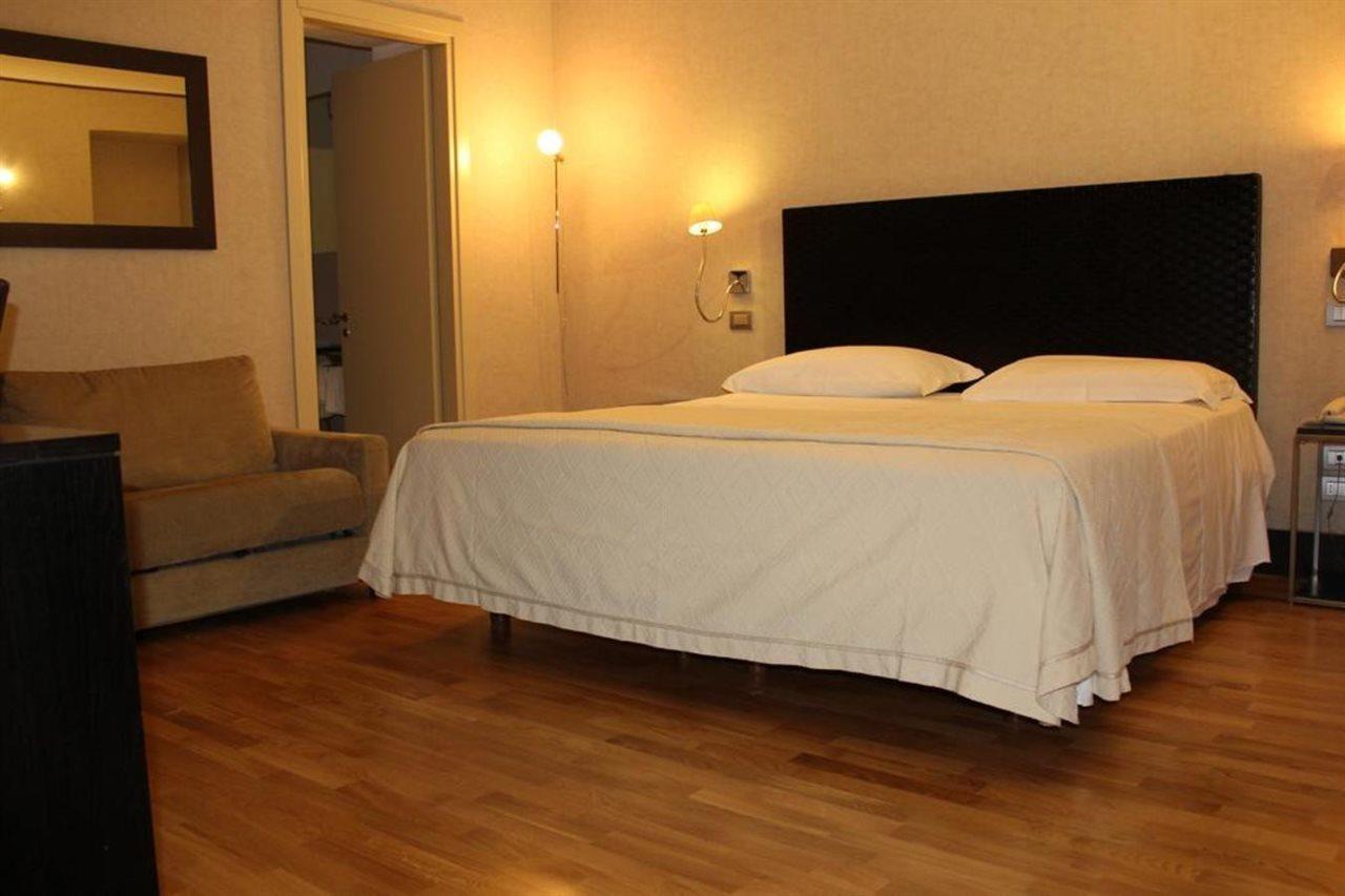 Mh Design Hotel Napoli Ngoại thất bức ảnh