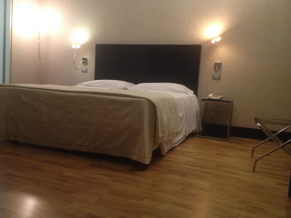 Mh Design Hotel Napoli Ngoại thất bức ảnh