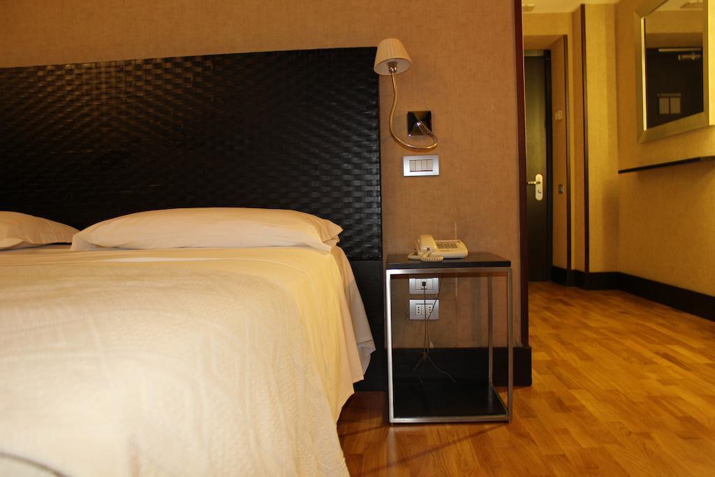 Mh Design Hotel Napoli Ngoại thất bức ảnh