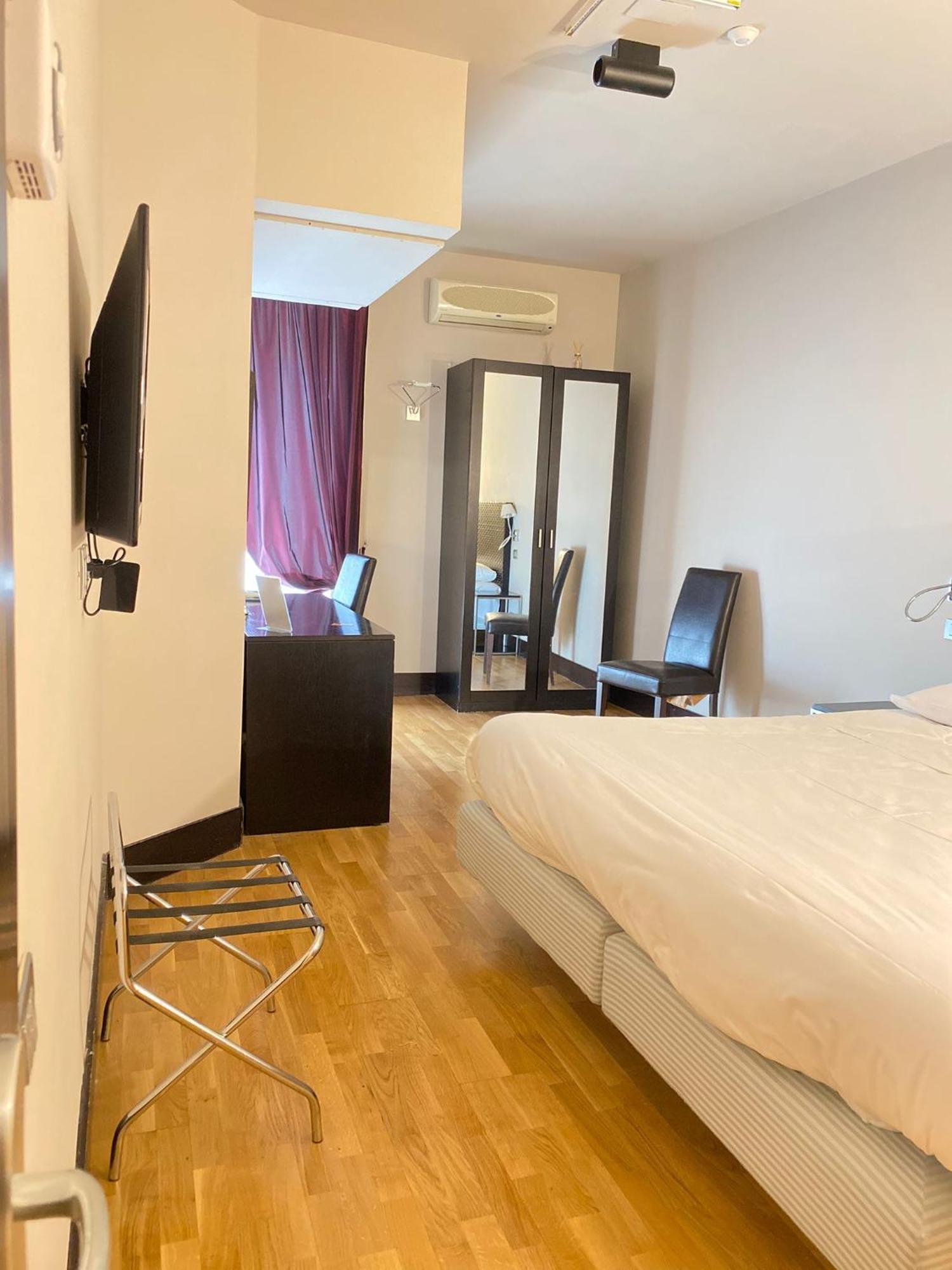 Mh Design Hotel Napoli Ngoại thất bức ảnh