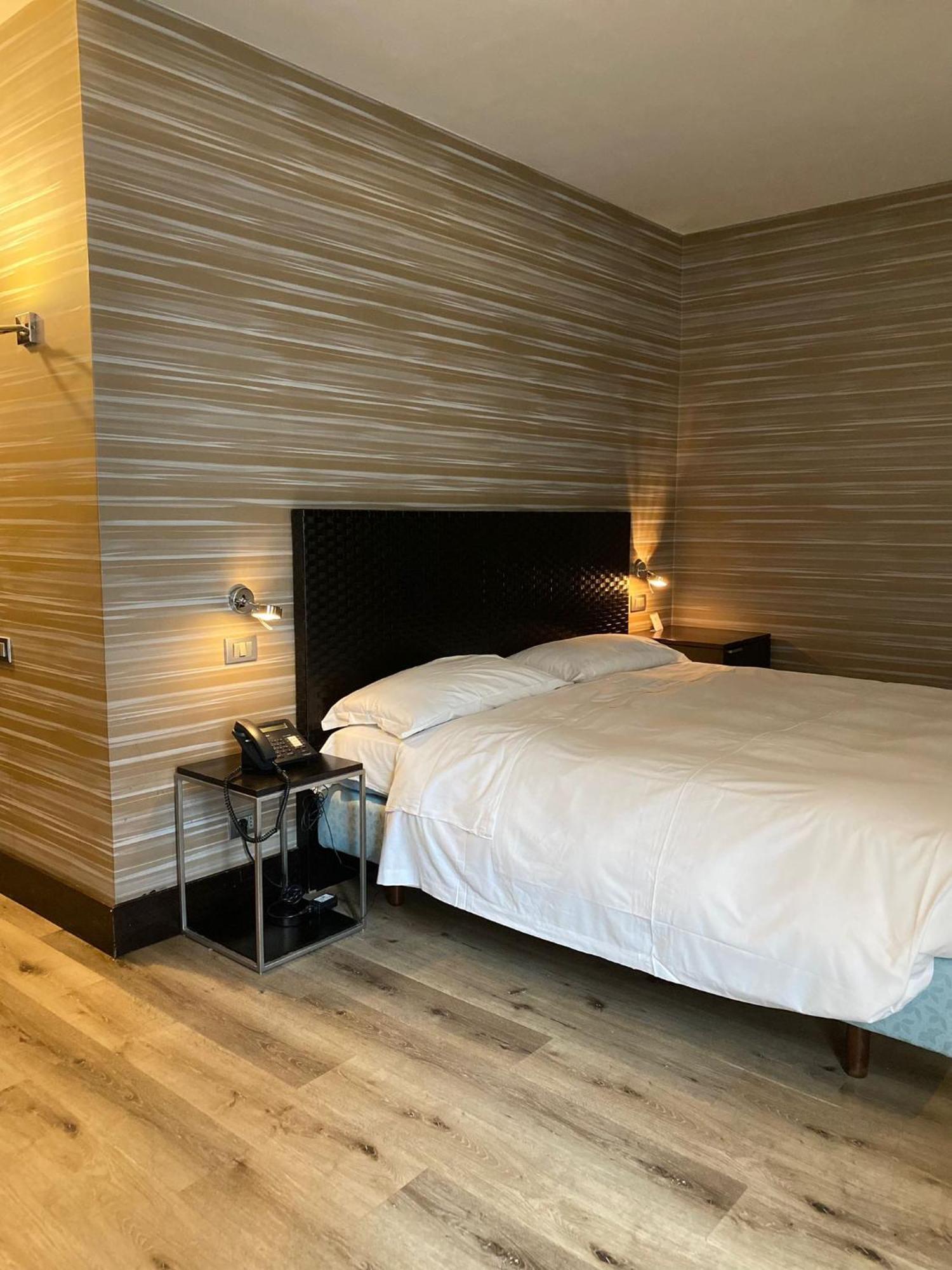 Mh Design Hotel Napoli Ngoại thất bức ảnh